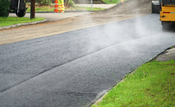 Best Driveway Paving Contractor  in Maywood Park, OR